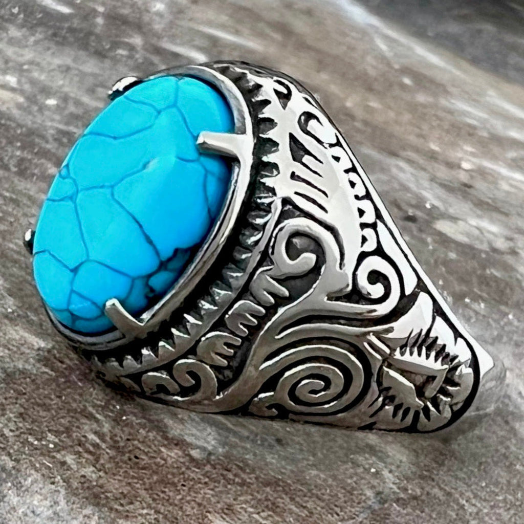 Blue stone gold ring