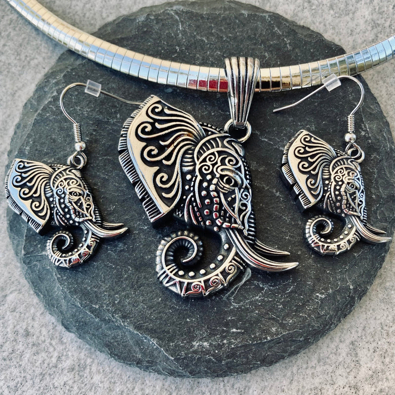 Sanity Jewelry Babar - Elephant - PEN737 & Classic Rope Chain or Omega