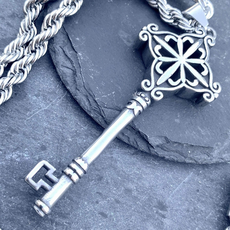 Sanity Jewelry Necklace "Key" - Skeleton Key PEN485 & Classic Rope Chain